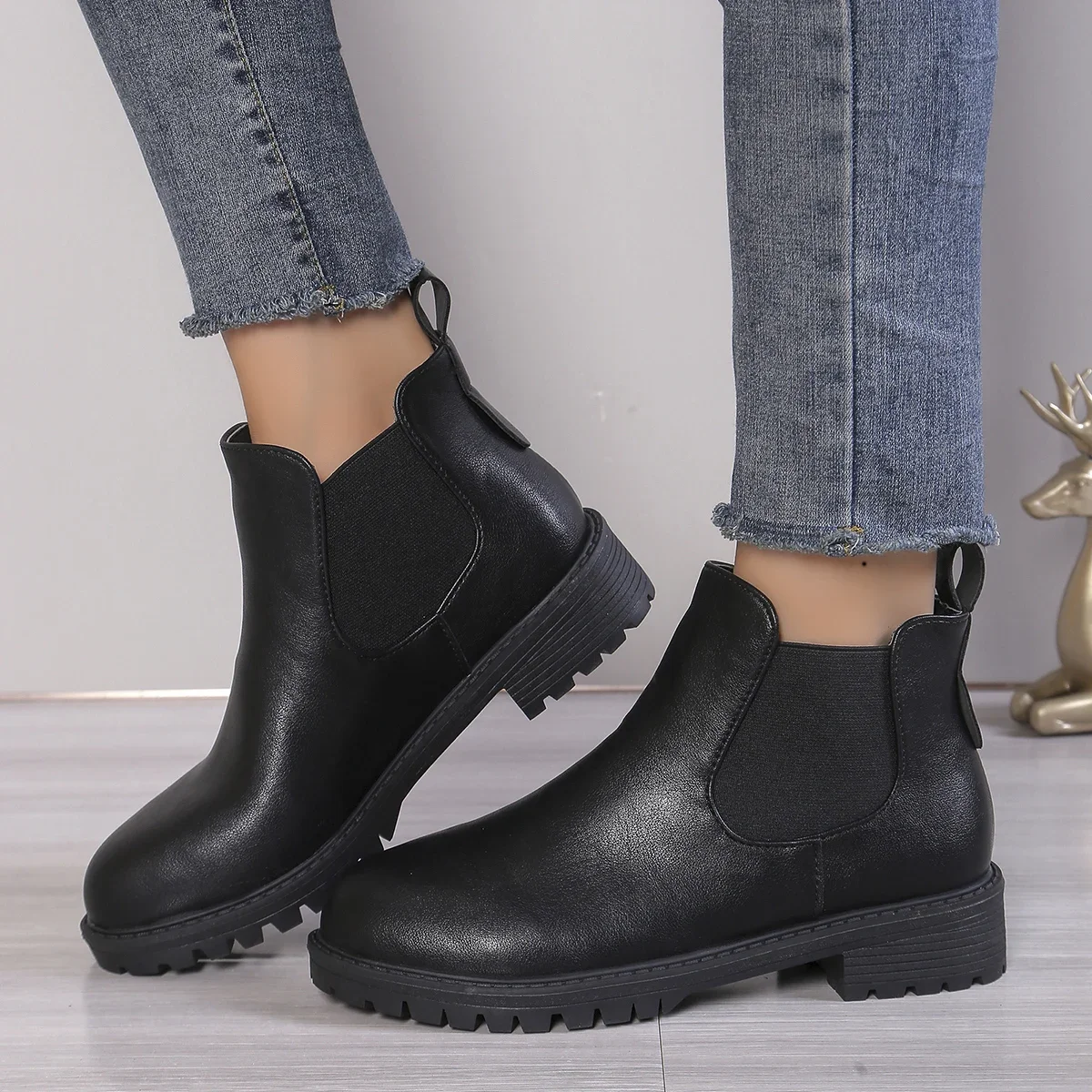 女性のカジュアルチェルシーアンクルブーツラウンドトゥブラック - Chelsea Boots Suede のレビューと価格